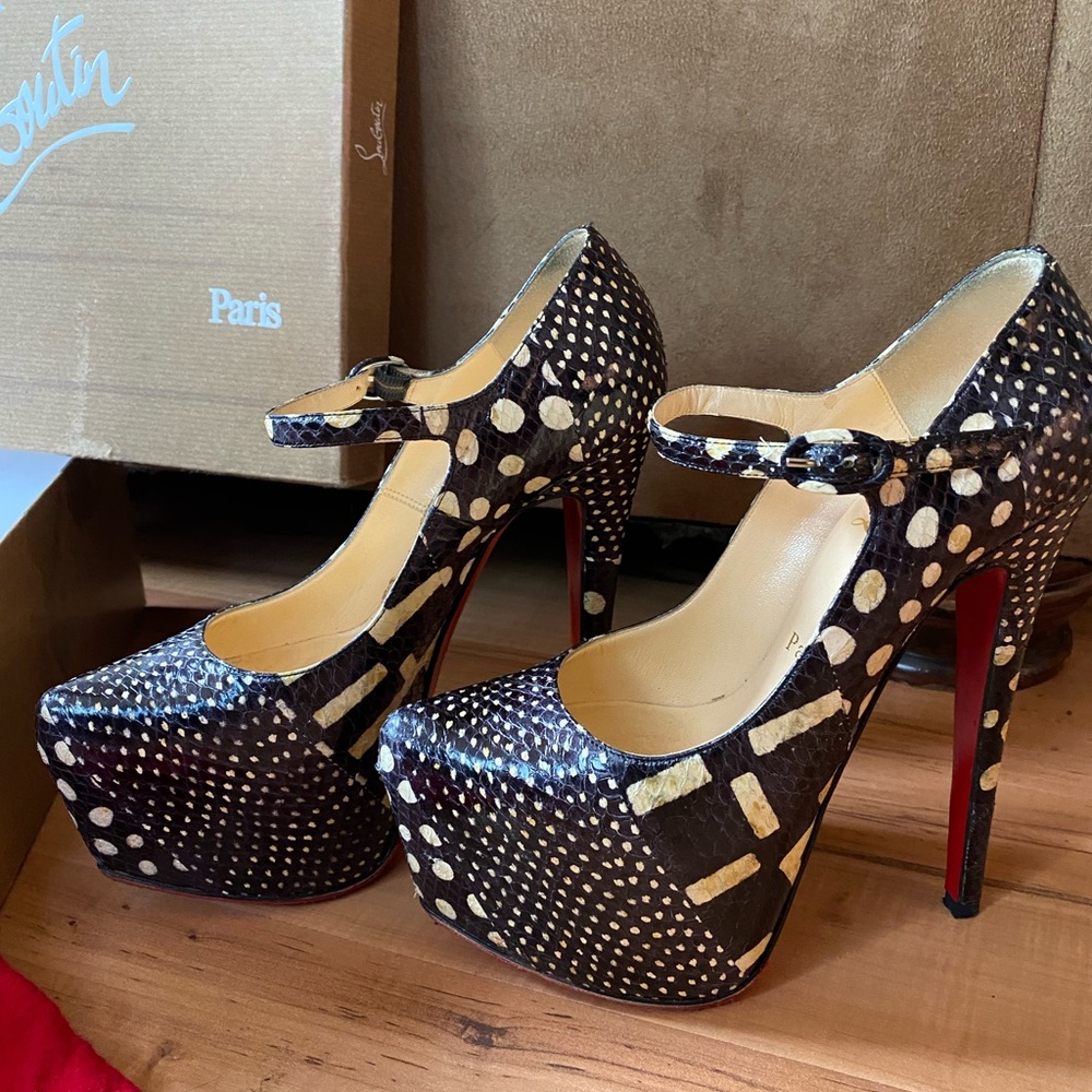 Christian Louboutin Black and White Polka Dot Women's Shoes - Picture 8 of 9